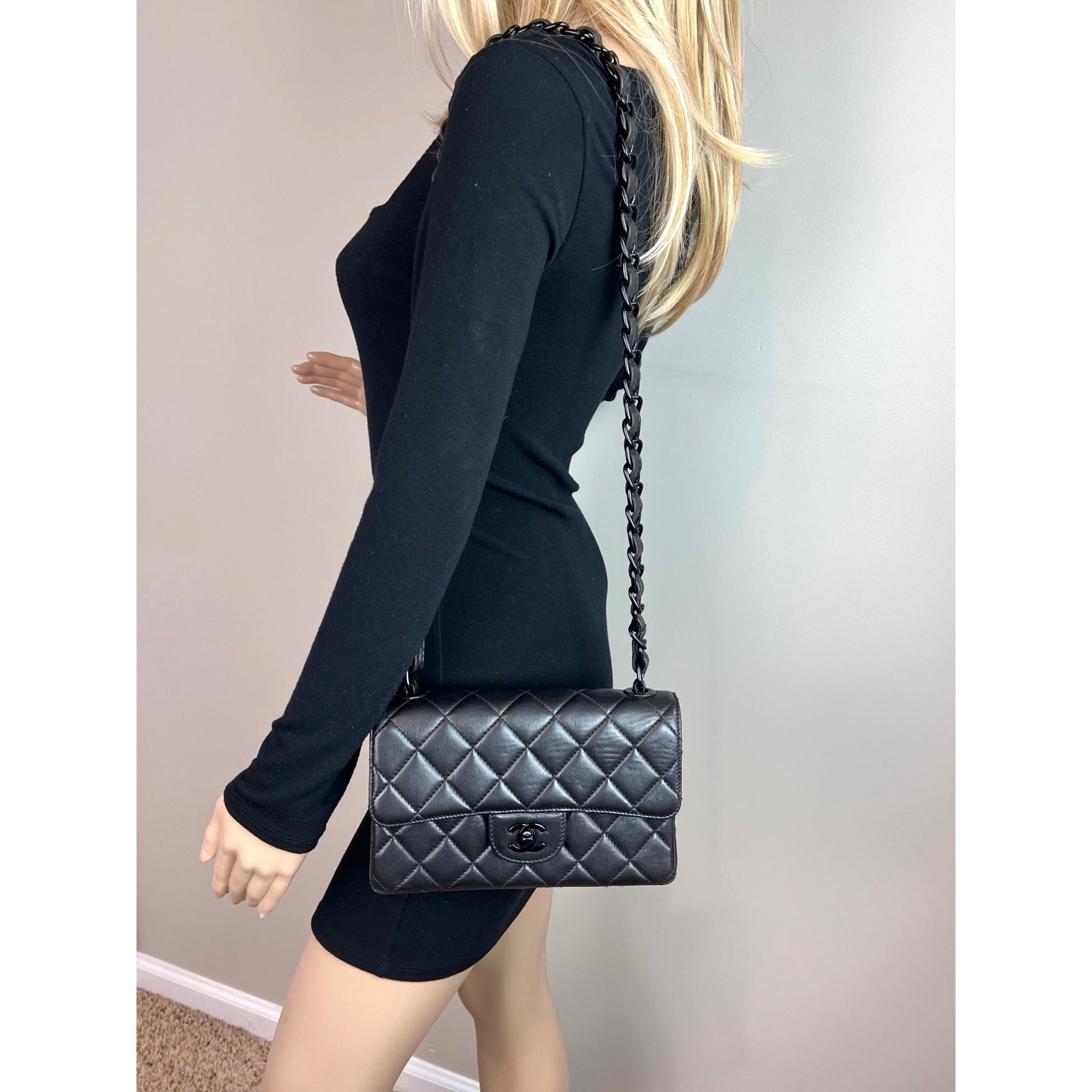 Chanel Vintage Quilted Lambskin Black Resin Chain Small Classic Single Flap Bag RARE