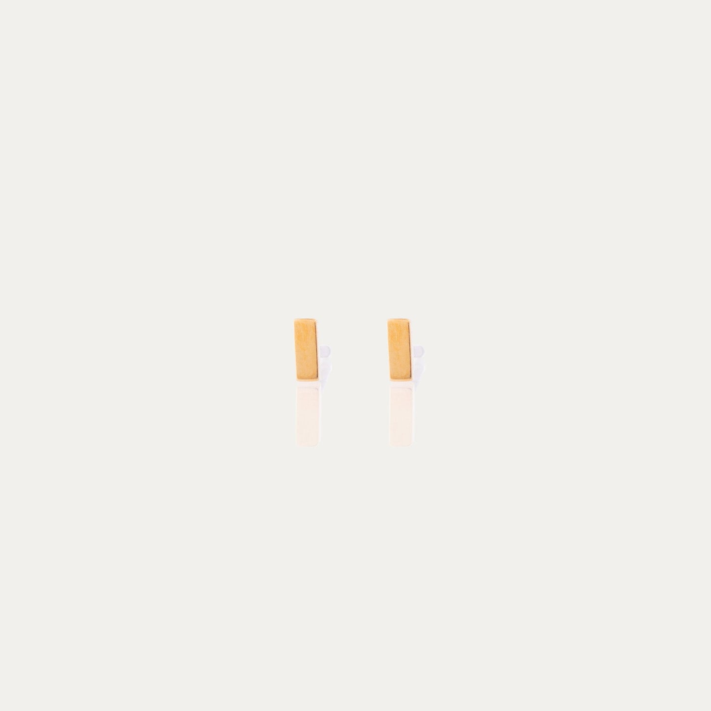 Mini Isla Stud Earrings