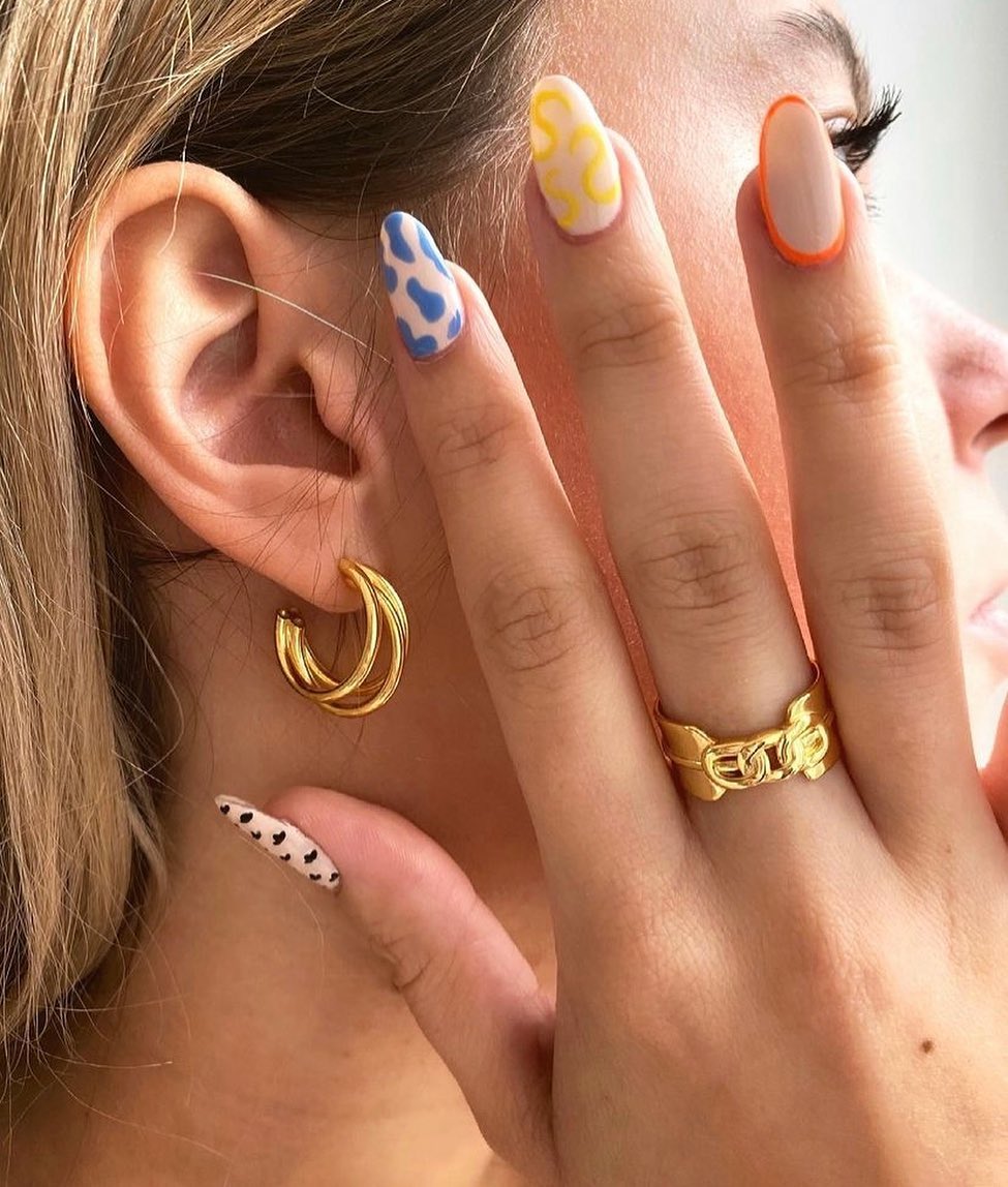 ELISE CHARM GOLD EARRINGS